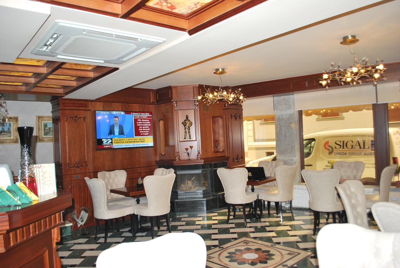 Hotel Vila Sigal Корча Экстерьер фото