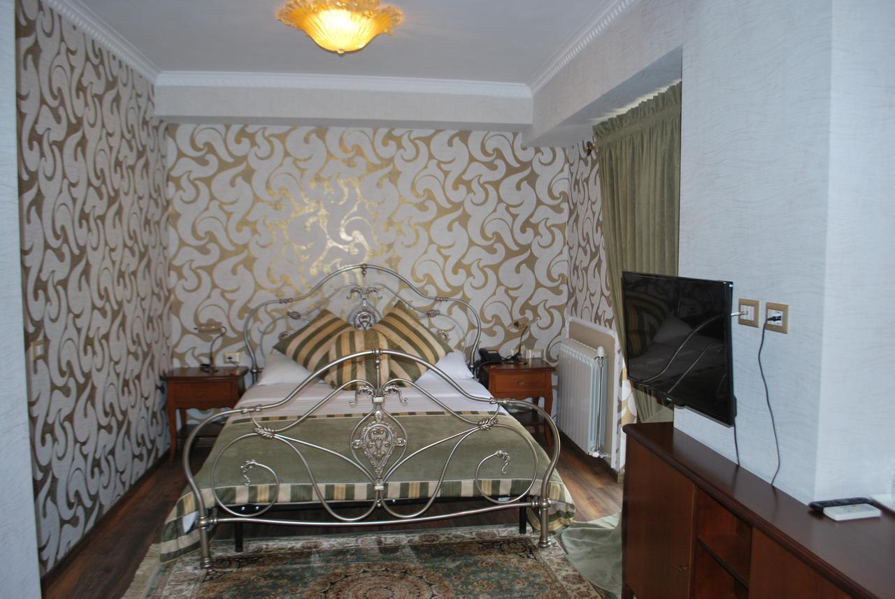 Hotel Vila Sigal Корча Экстерьер фото