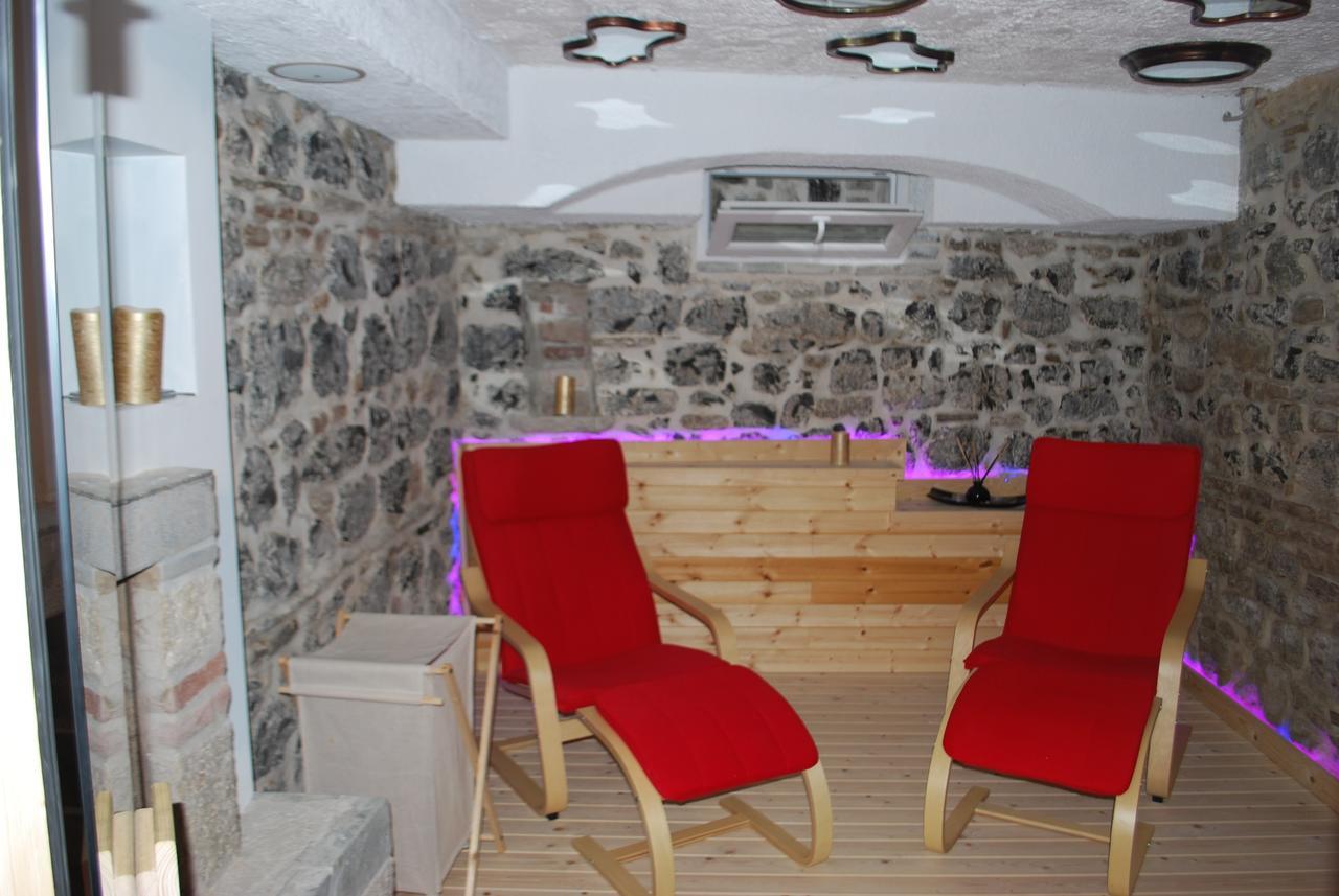 Hotel Vila Sigal Корча Экстерьер фото