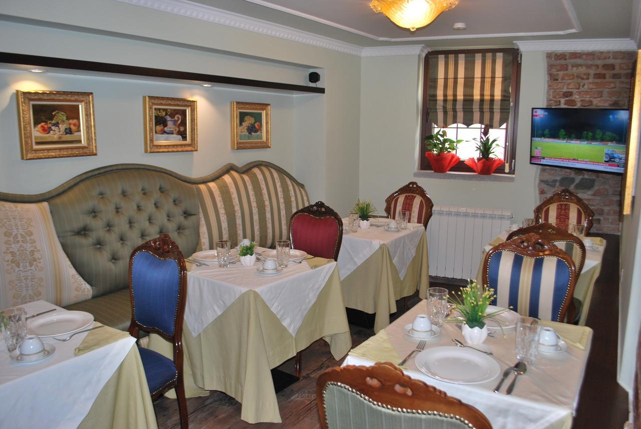 Hotel Vila Sigal Корча Экстерьер фото