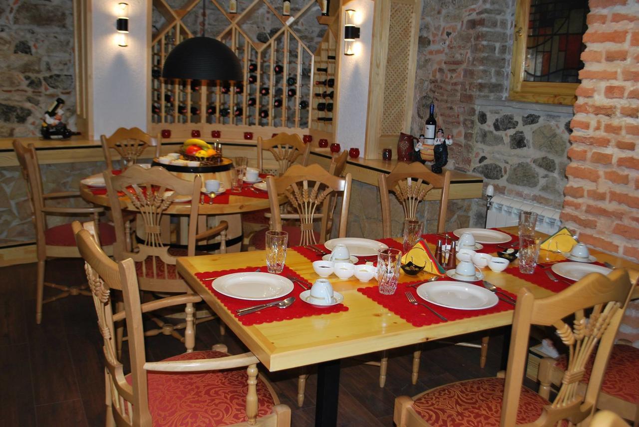Hotel Vila Sigal Корча Экстерьер фото