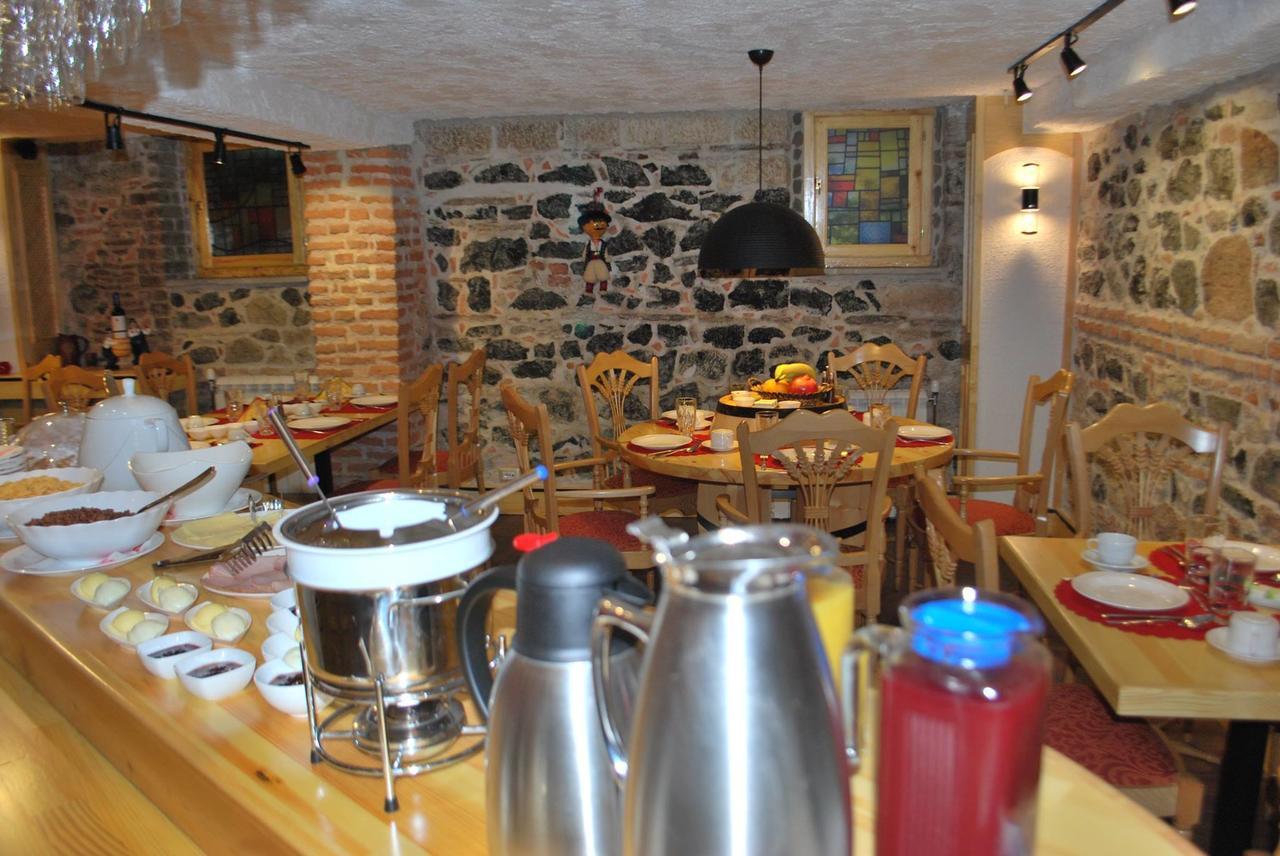 Hotel Vila Sigal Корча Экстерьер фото